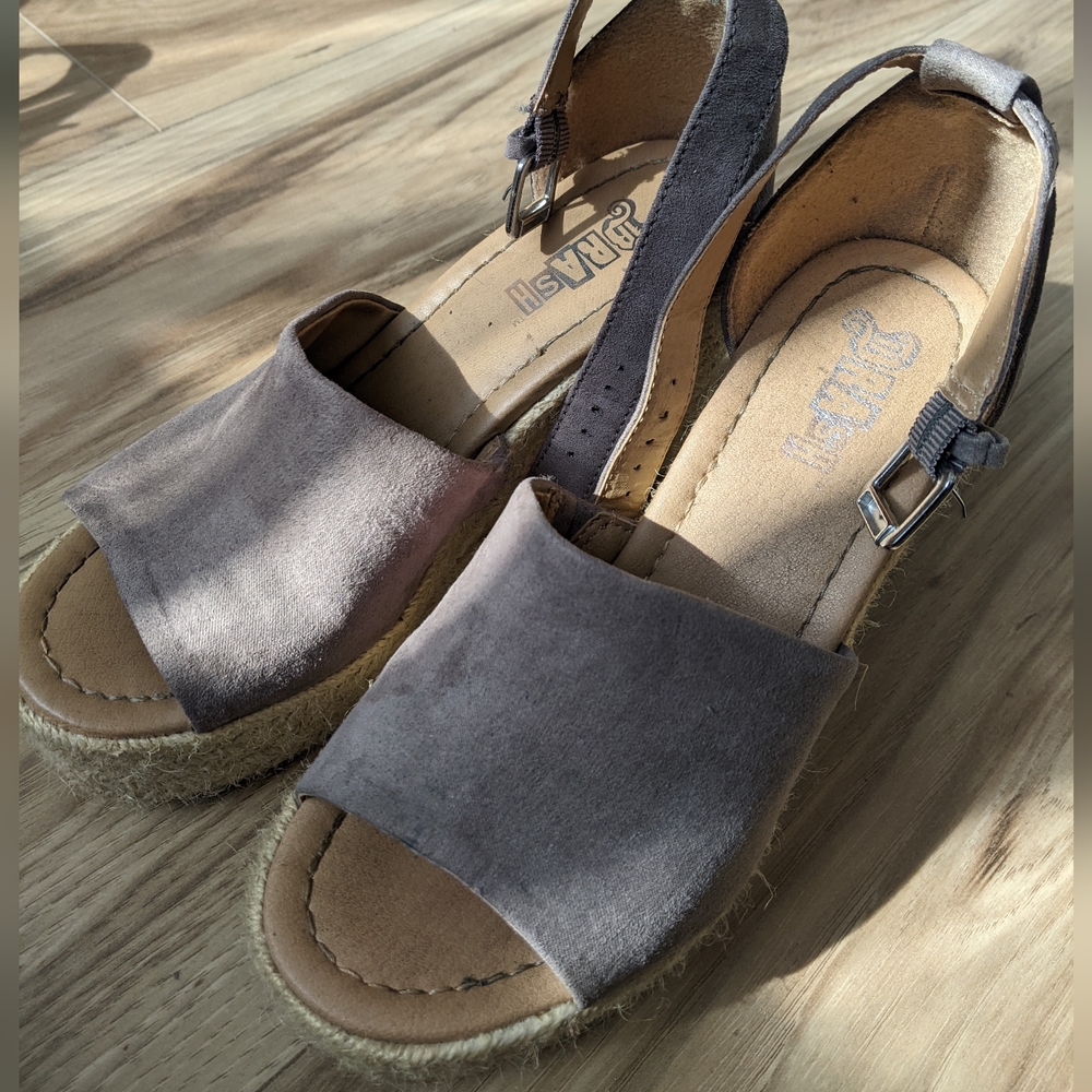 Brash Wedges Sandals